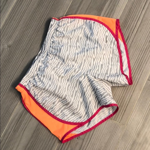 Nike Girls Dri-Fit Running Shorts in Zebra Print - Picture 2 of 4